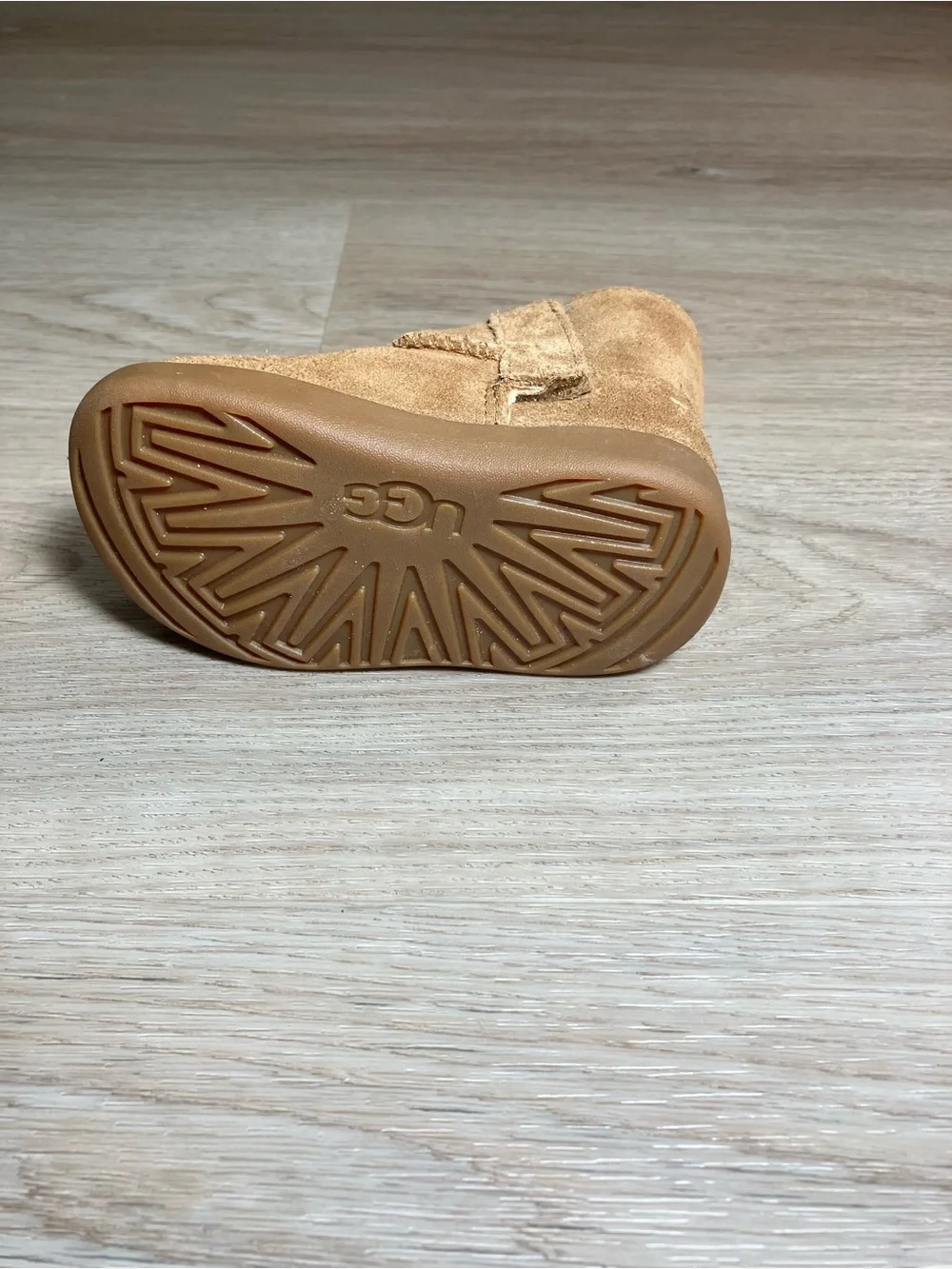 UGG Keelan boots size 4/5C